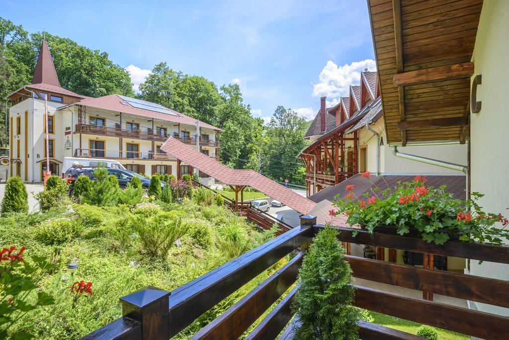 Hotel Szeifert Sovata Exterior photo